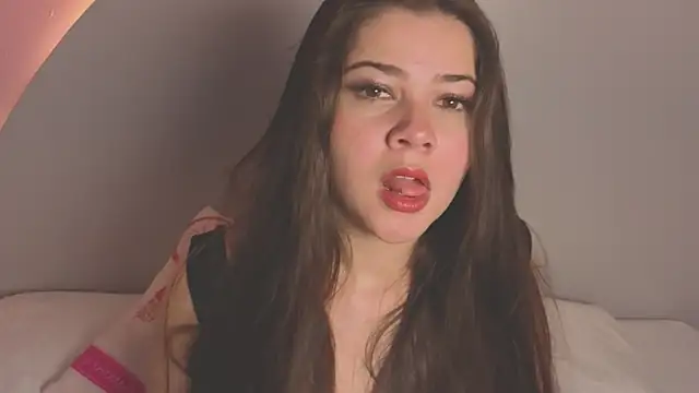 amyvans  online show from December 2025 10:04:02 PM