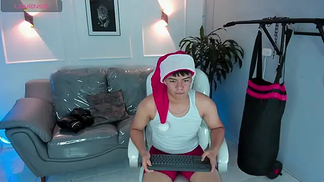 Snapshot of Paul_27_ chatting on December 2025 04:09:01 AM Paul 27 online show from December 2025 04:09:01 AM