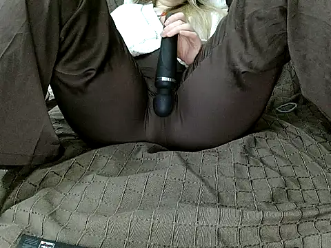 Adelyxveex online show from December 2025 12:25:01 PM