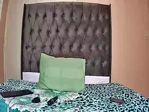 SavageHoney online show from December 2025 08:28:02 PM