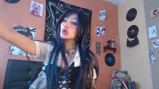 Layla quinn online show from July 2026 02:22:02 PM