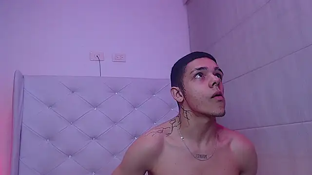 Noah and kim69 online show from December 2025 05:45:02 AM