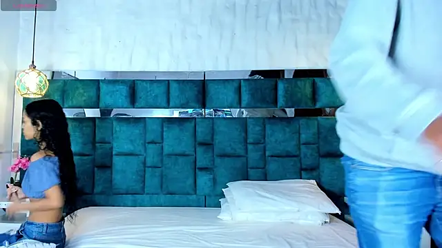  bonnyandclyde online show from March 2026 01:05:02 PM