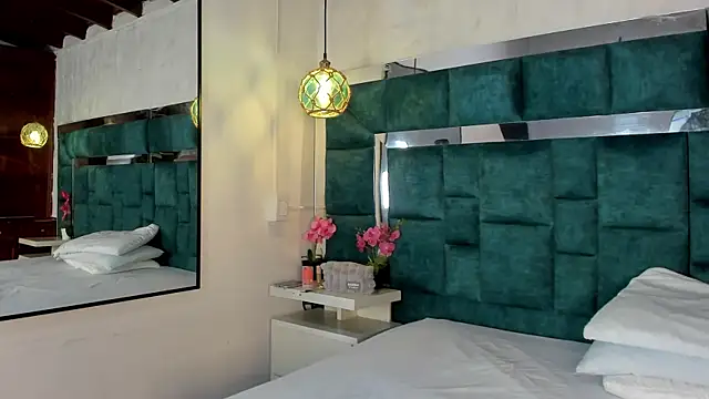  bonnyandclyde online show from April 2026 01:49:01 PM