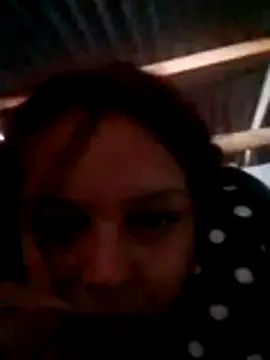 Snapshot of Beckyz25 chatting on November 2025 04:43:02 PM Beckyz25 online show from November 2025 04:43:02 PM