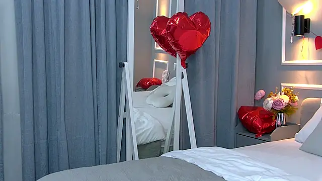 Snapshot of NatalieCroft chatting on February 2026 07:08:01 AM NatalieCroft online show from February 2026 07:08:01 AM