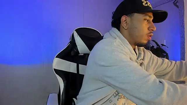 Snapshot of Brand_Collins chatting on February 2026 11:33:01 AM Brand Collins online show from February 2026 11:33:01 AM