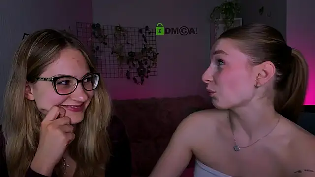 mary meow hot online show from April 2026 07:28:01 PM