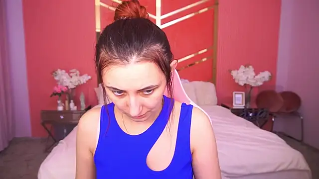 RoxieRay online show from April 2026 01:33:02 PM