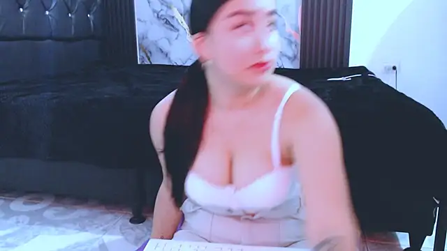 NoaLeon21 online show from February 2026 06:20:01 PM