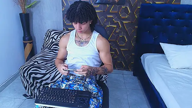 Snapshot of kim_curlyy chatting on June 2026 05:19:01 PM kim curlyy online show from June 2026 05:19:01 PM