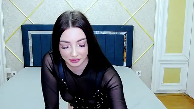 SaraElisse online show from November 2025 08:21:02 PM