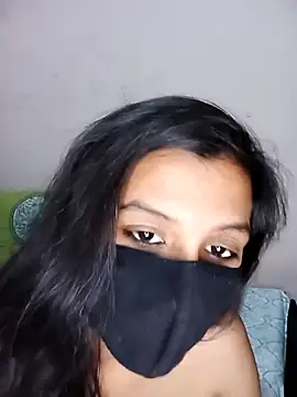 your-Mia07 online show from December 2025 01:53:01 PM