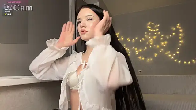 BeatriceMoonn online show from November 2025 03:19:02 AM