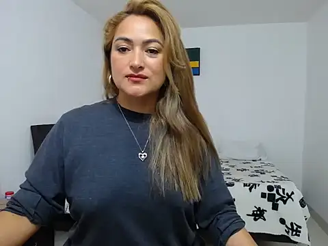 Snapshot of ximenaxcite19 chatting on December 2025 01:05:02 PM ximenaxcite19 online show from December 2025 01:05:02 PM