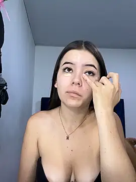 Snapshot of Alice_Kitsu chatting on November 2025 10:06:01 AM Alice Kitsu online show from November 2025 10:06:01 AM