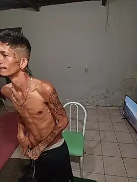 Snapshot of theyllorwillian chatting on May 2026 12:05:01 AM theyllorwillian online show from May 2026 12:05:01 AM