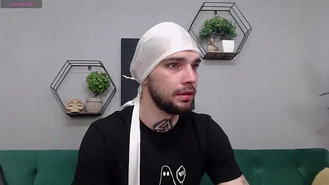 KaneHunter online show from April 2026 05:42:02 PM