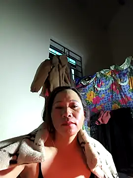 Snapshot of Let-zo chatting on November 2025 11:29:01 PM Let-zo online show from November 2025 11:29:01 PM