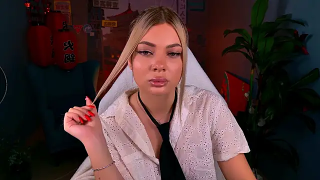 HyileyClark online show from March 2026 09:17:01 AM