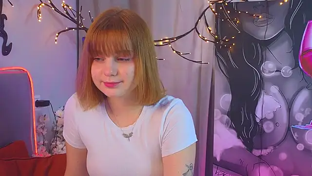 Snapshot of AsiaBritney chatting on November 2025 08:28:01 AM AsiaBritney online show from November 2025 08:28:01 AM