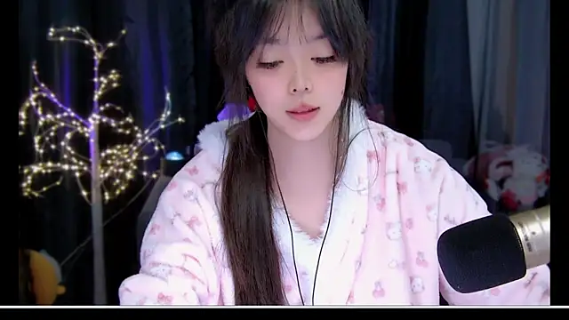 Snapshot of Guoguo_1 chatting on November 2025 08:06:01 AM Guoguo 1 online show from November 2025 08:06:01 AM