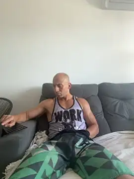 Russo41rj online show from December 2025 02:58:02 PM