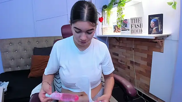 lourenfox online show from November 2025 12:30:01 PM