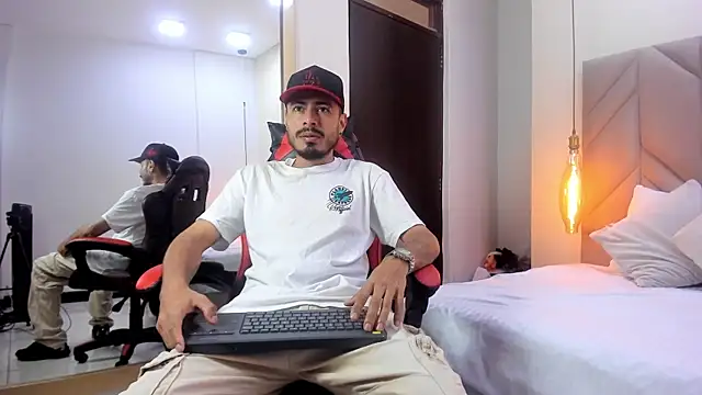 MatthewCullen online show from April 2026 07:52:02 PM