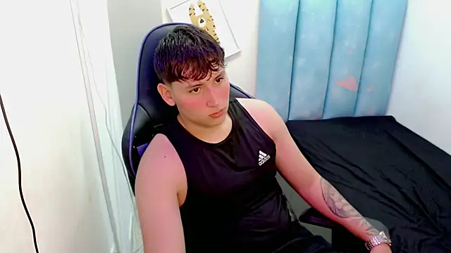 Snapshot of d_moneyy_ chatting on November 2025 09:17:01 PM d moneyy online show from November 2025 09:17:01 PM