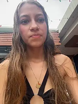 Vanneskk online show from April 2026 09:04:02 PM