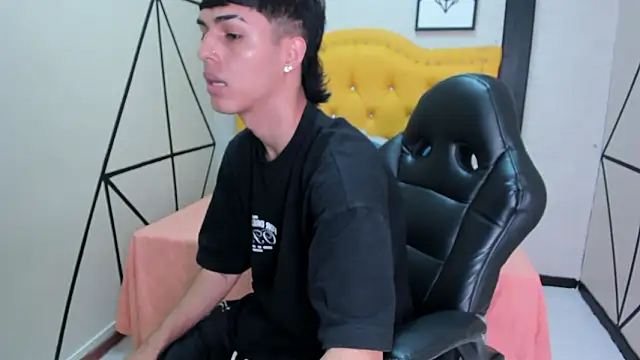 Ethan Jamees online show from January 2026 07:34:01 PM