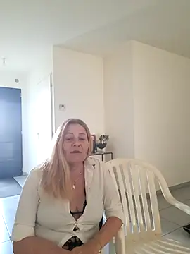 Snapshot of Le_fantasme chatting on June 2026 04:20:02 PM Le fantasme online show from June 2026 04:20:02 PM