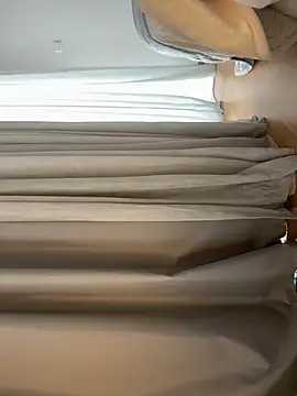 madlynginger online show from December 2025 12:25:02 PM