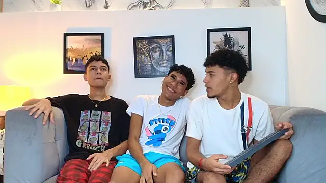 COUPLES BOYS online show from March 2026 01:33:02 AM