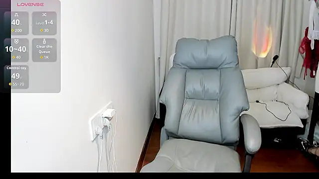 linlinjiang33 online show from April 2026 02:56:01 AM