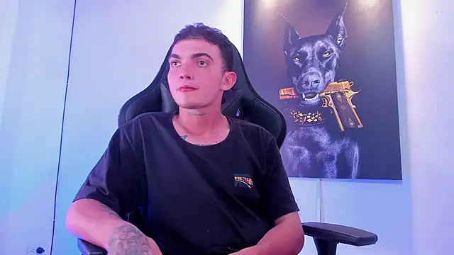 Snapshot of m0ntana777 chatting on November 2025 02:42:01 PM m0ntana777 online show from November 2025 02:42:01 PM