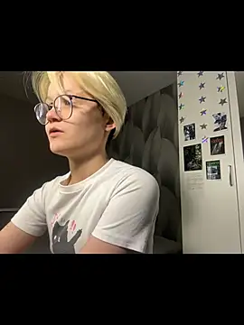 LunaDoreann online show from December 2025 01:42:01 PM