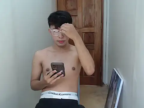 asiantwink0000 online show from December 2025 04:52:01 AM