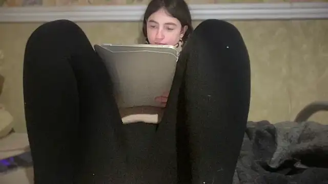 Aphr0ditee online show from April 2026 03:18:02 PM