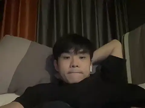 Snapshot of alexzzzzzppp chatting on December 2025 03:28:02 PM alexzzzzzppp online show from December 2025 03:28:02 PM