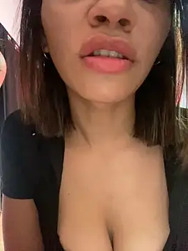 Quierolechiitaaa online show from January 2026 07:50:02 PM