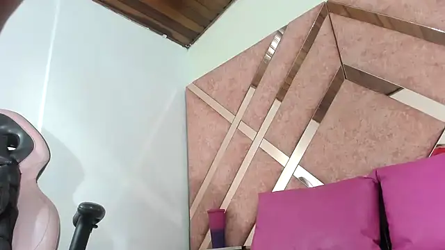 Snapshot of Valeria_gil_ chatting on February 2026 03:23:01 AM Valeria gil online show from February 2026 03:23:01 AM