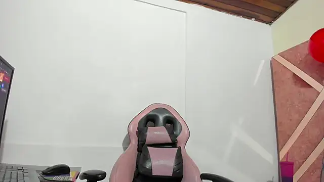 Snapshot of Valeria_gil_ chatting on February 2026 03:25:01 AM Valeria gil online show from February 2026 03:25:01 AM