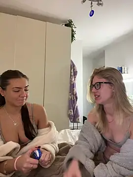 RosieLovexoxx online show from January 2026 06:10:01 PM