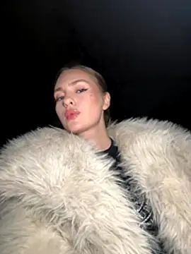 MilenaLuxury online show from December 2025 07:34:02 PM