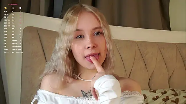 AunclreaVache online show from April 2026 12:39:02 PM