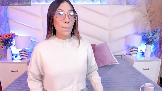 Lizzi Hotman  online show from February 2026 01:05:02 PM