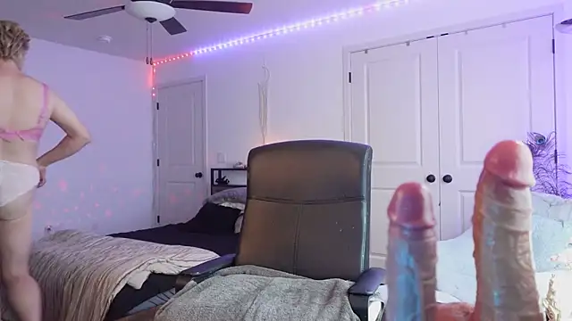 Mona The MILF online show from December 2025 08:18:02 PM