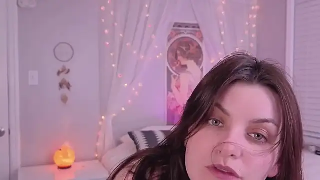 Snapshot of LysandraLace chatting on March 2026 02:26:02 AM LysandraLace online show from March 2026 02:26:02 AM